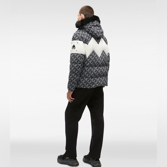 MOOSE KNUCKLES SHEARLING PRINTED STRIVERS ROW JACKET - Picture 4 of 15